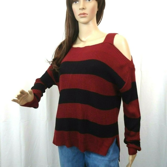 It's Our Time Sweaters - 🐧Hooked Up by It’s Our Time  Size S Sweater